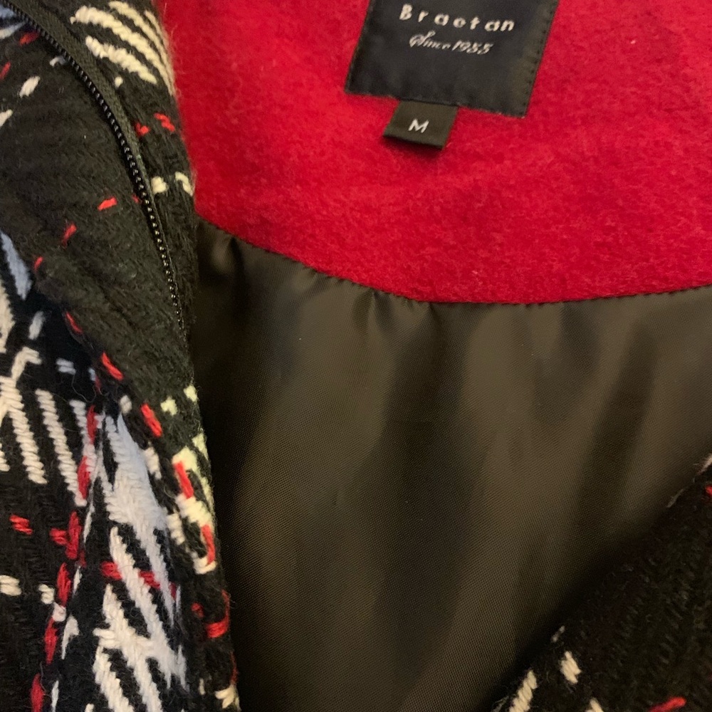 Bratean Sharp Looking Coat With Hood - image 2